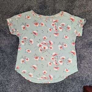 Maurices Coral Poppy Light Green rolled short sleeve t-shirt size M